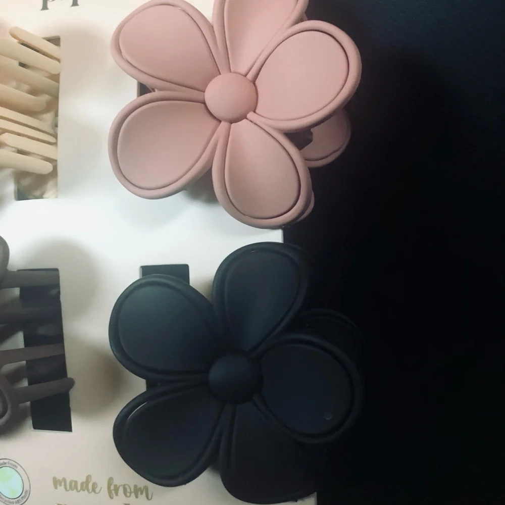 Piper-K : Brand New/Never Used: Floral Claw Clip Set - Pink, Cream, Gray, Black